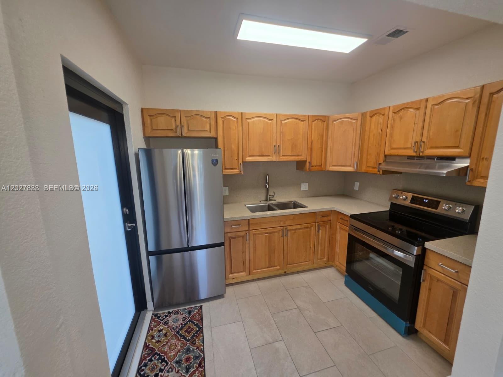 1139 NW 37th St, Miami FL 33127