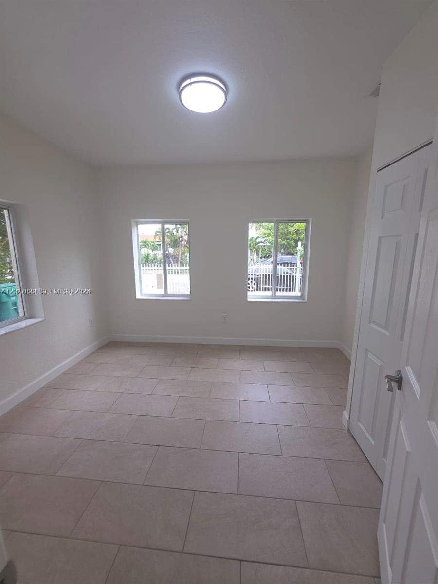 1139 NW 37th St, Miami FL 33127