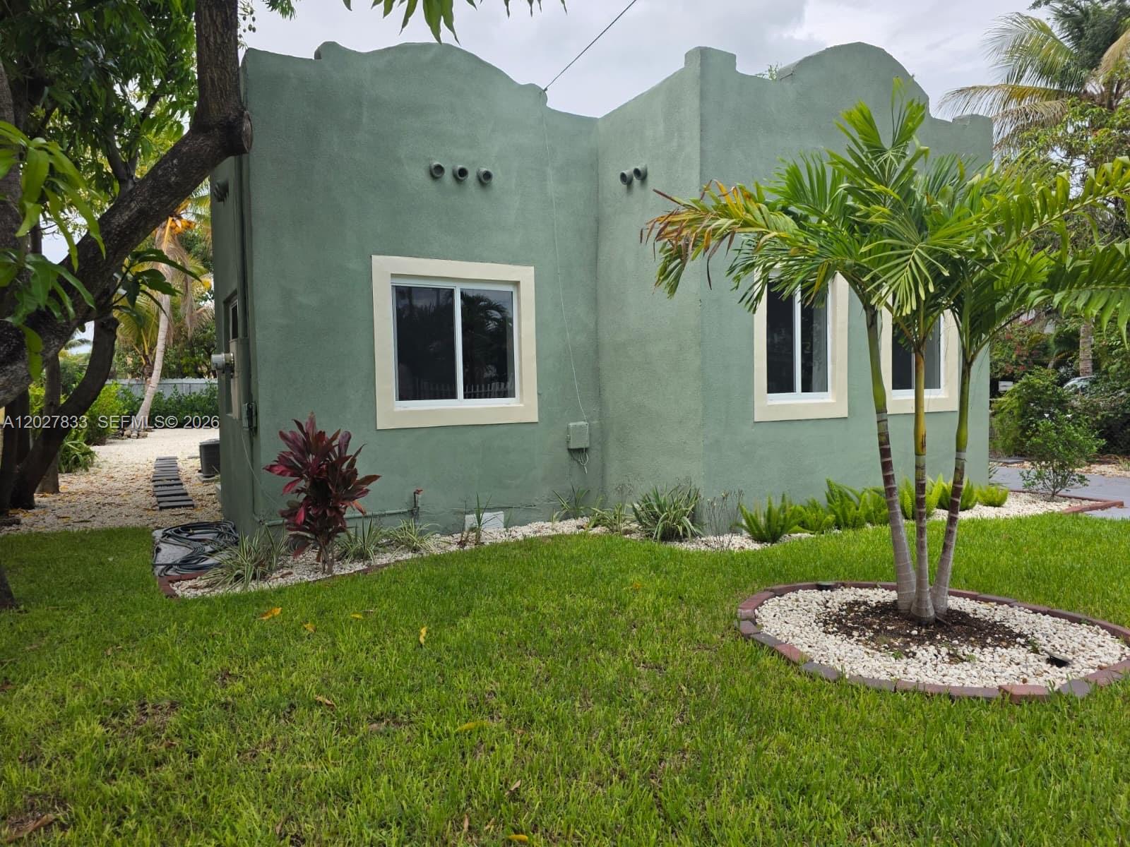 1139 NW 37th St, Miami FL 33127