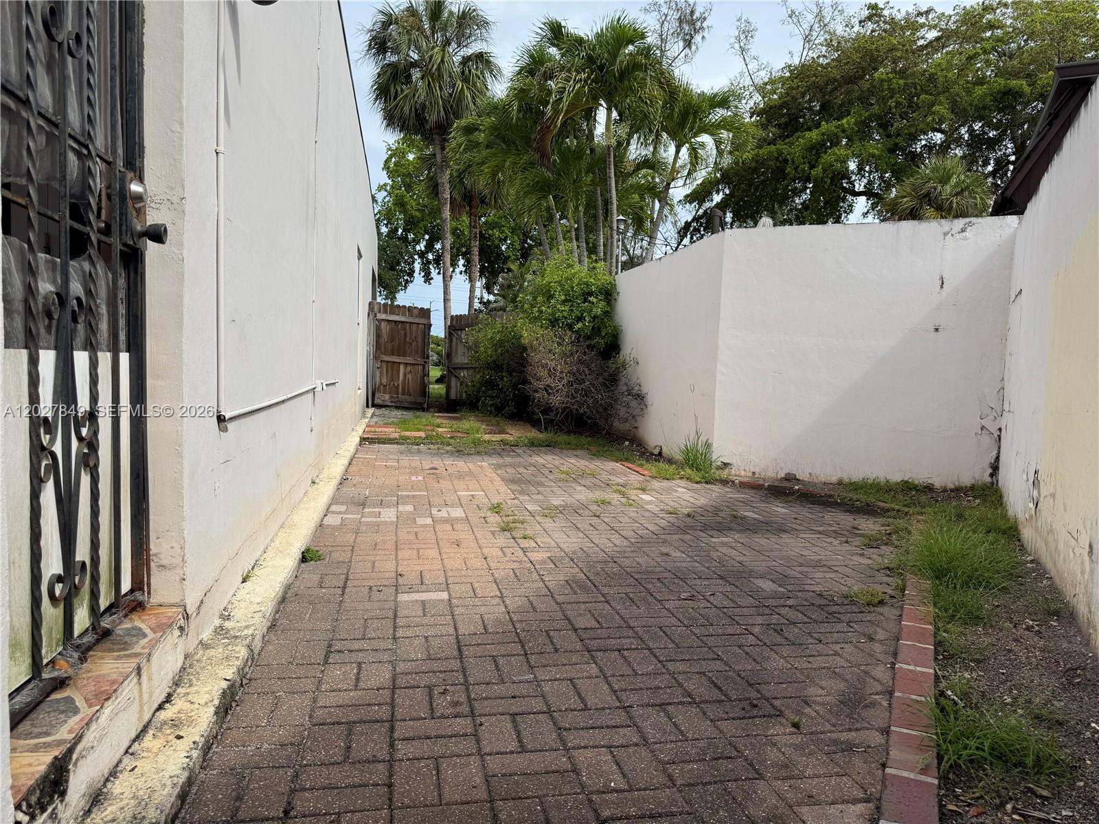 7420 Big Cypress Dr, Miami Lakes FL 33014