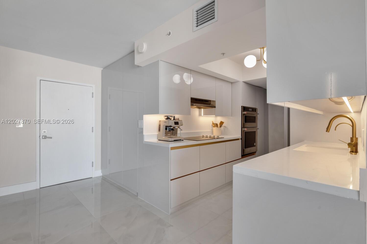 90 Alton Rd #2207, Miami Beach FL 33139