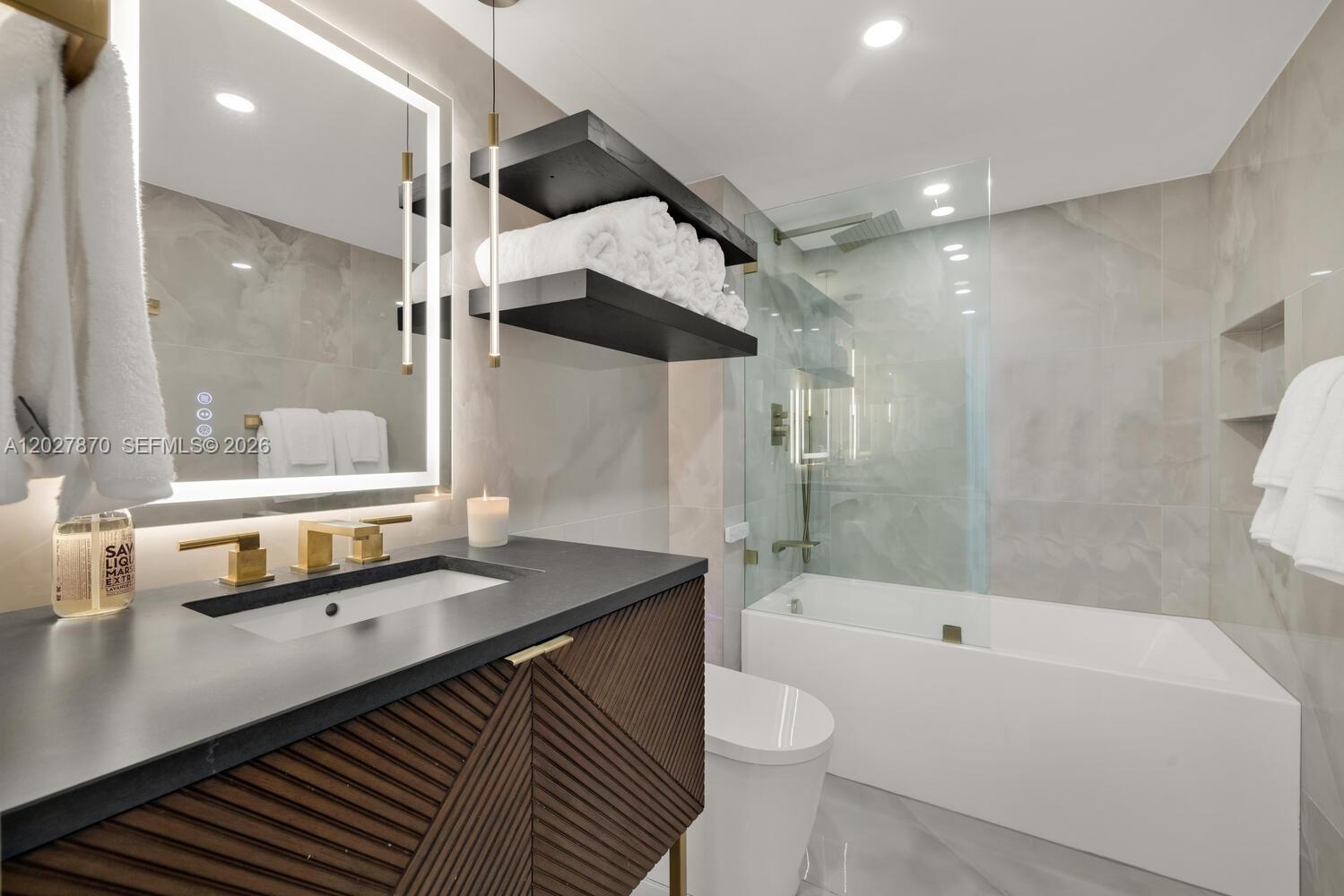90 Alton Rd #2207, Miami Beach FL 33139
