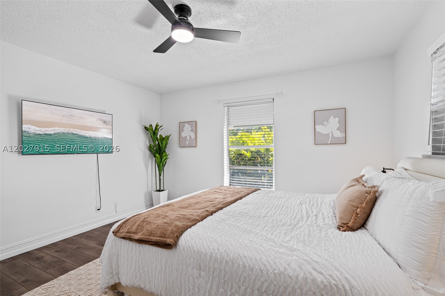 8101 W Lake Dr, Lake Clarke Shores FL 33406