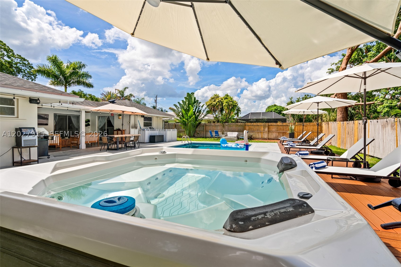 8101 W Lake Dr, Lake Clarke Shores FL 33406