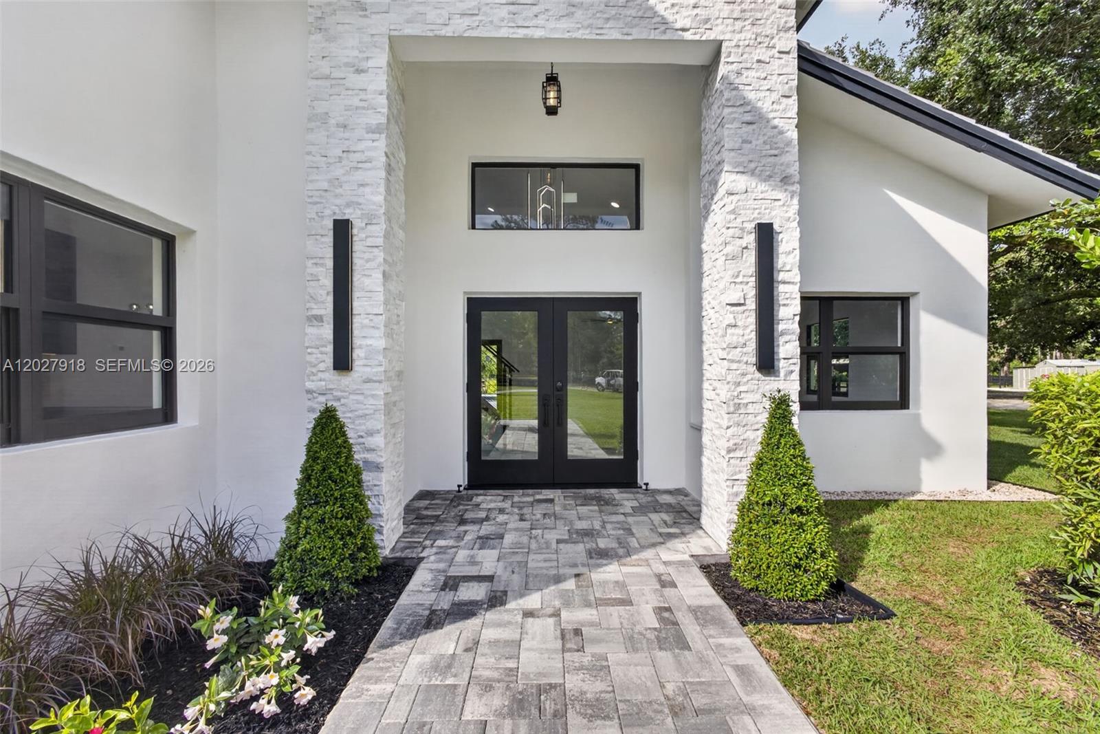 12725 Mallard Creek Dr, Palm Beach Gardens FL 33418