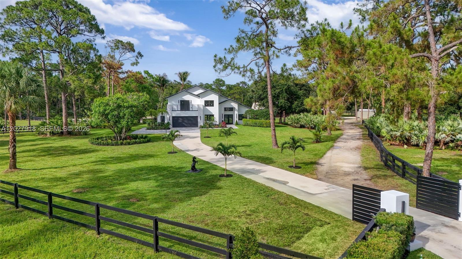 12725 Mallard Creek Dr, Palm Beach Gardens FL 33418