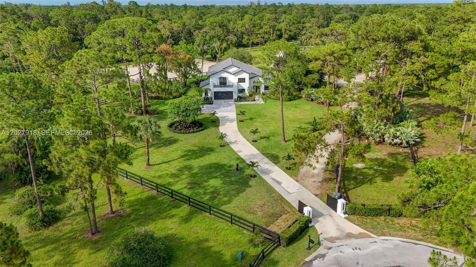 12725 Mallard Creek Dr, Palm Beach Gardens FL 33418