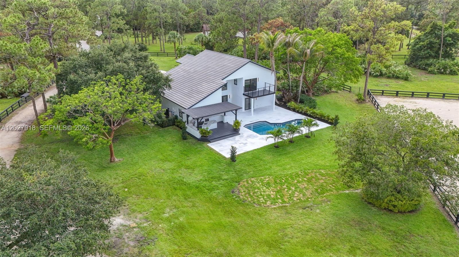12725 Mallard Creek Dr, Palm Beach Gardens FL 33418