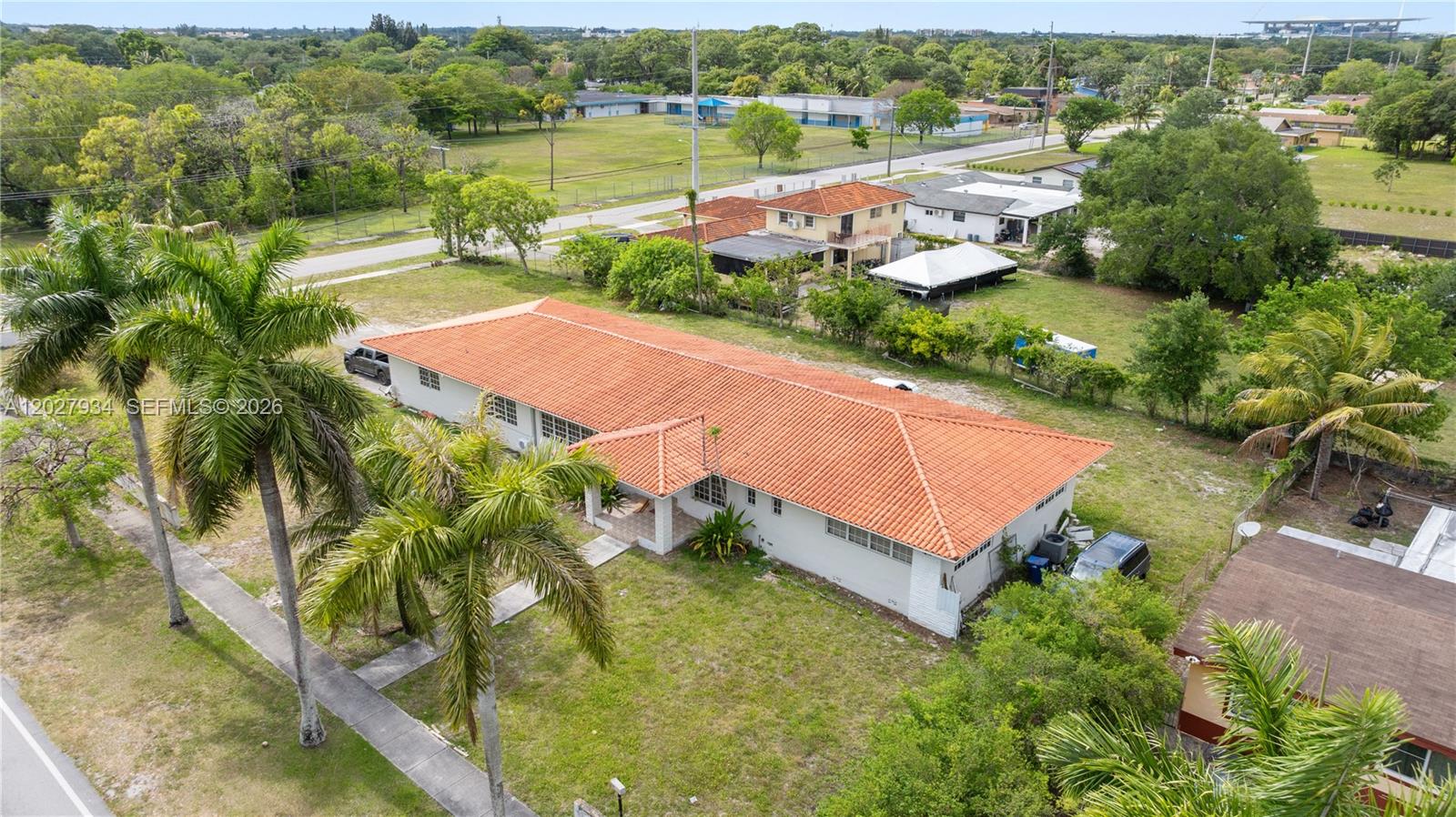 1895 NW 175th St, Miami Gardens FL 33056