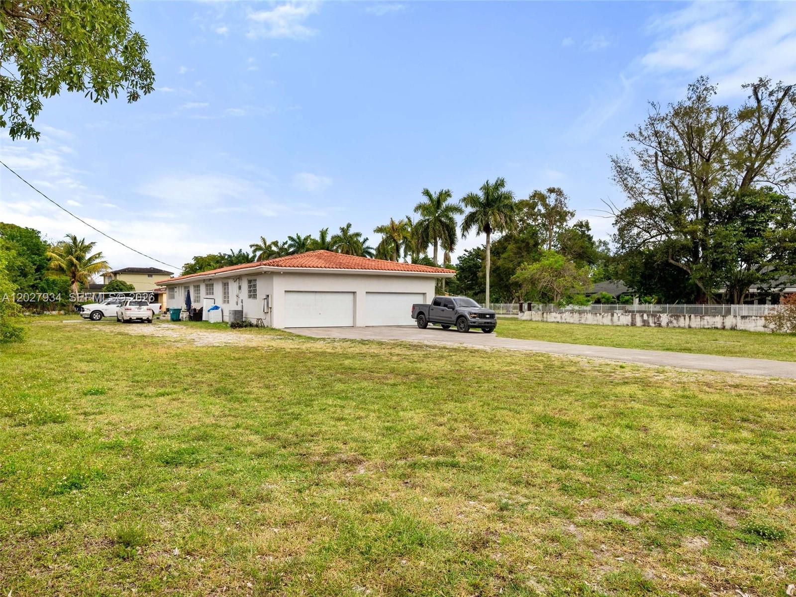 1895 NW 175th St, Miami Gardens FL 33056