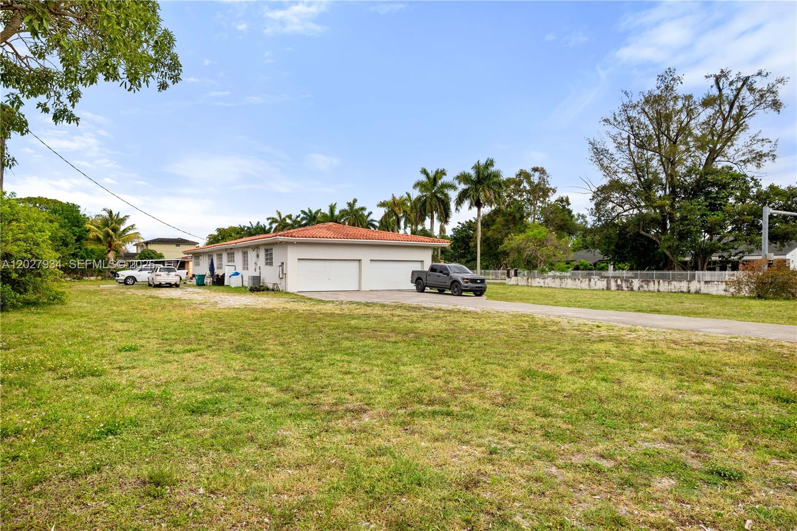 1895 NW 175th St, Miami Gardens FL 33056