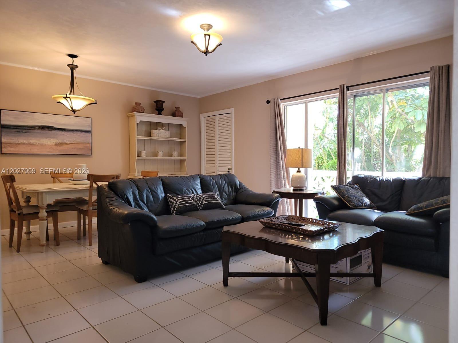 815 Middle River Dr #203, Fort Lauderdale FL 33304