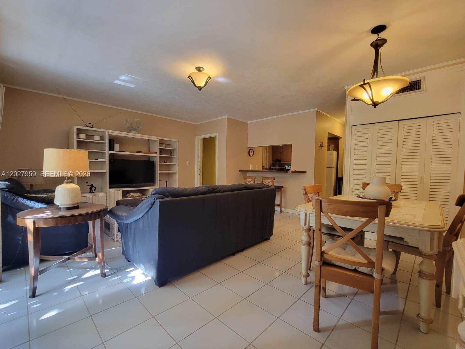 815 Middle River Dr #203, Fort Lauderdale FL 33304