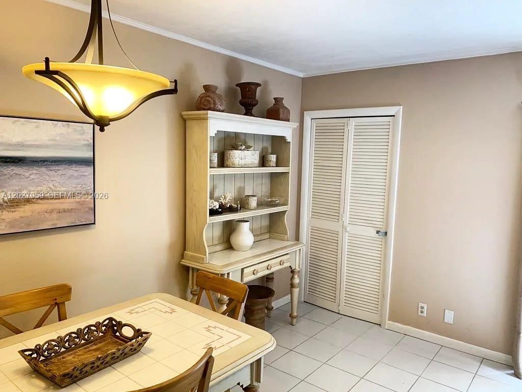 815 Middle River Dr #203, Fort Lauderdale FL 33304