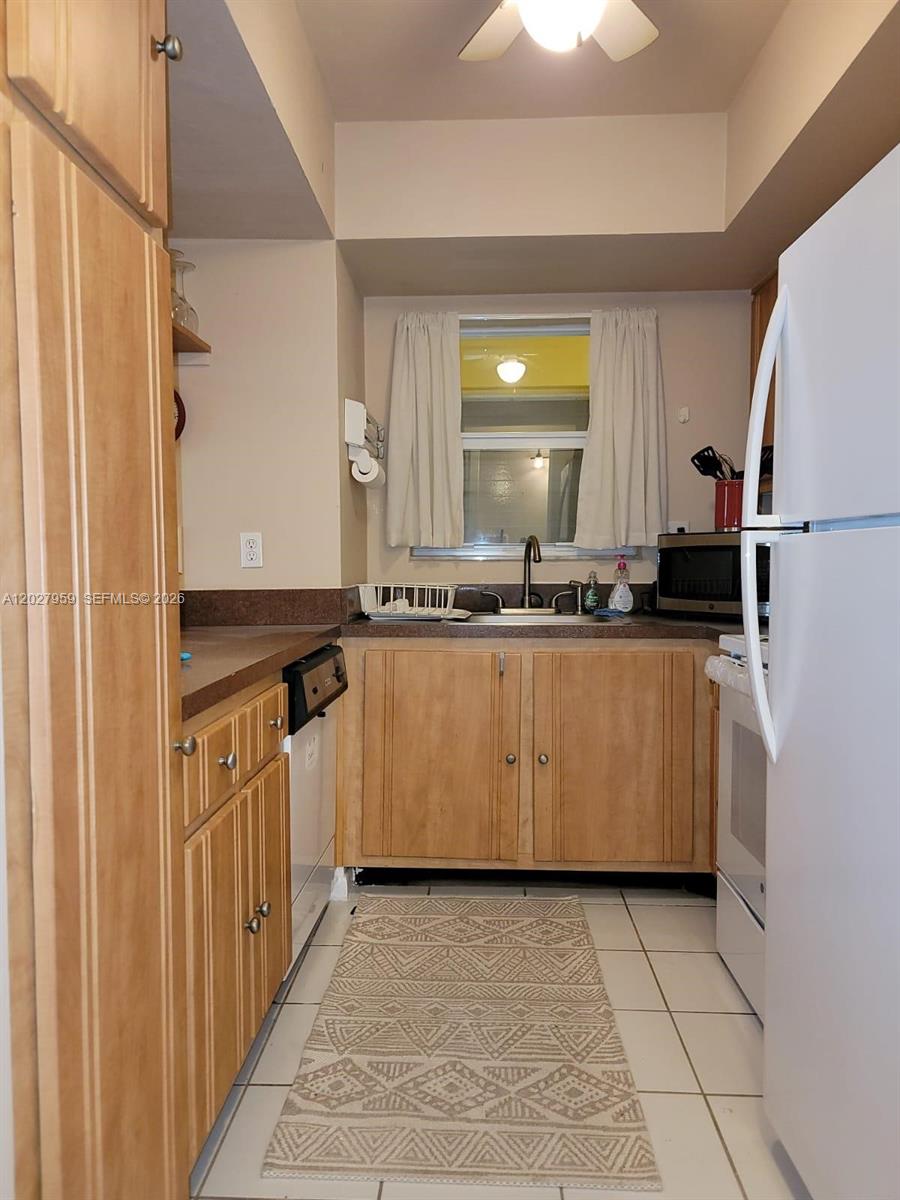 815 Middle River Dr #203, Fort Lauderdale FL 33304