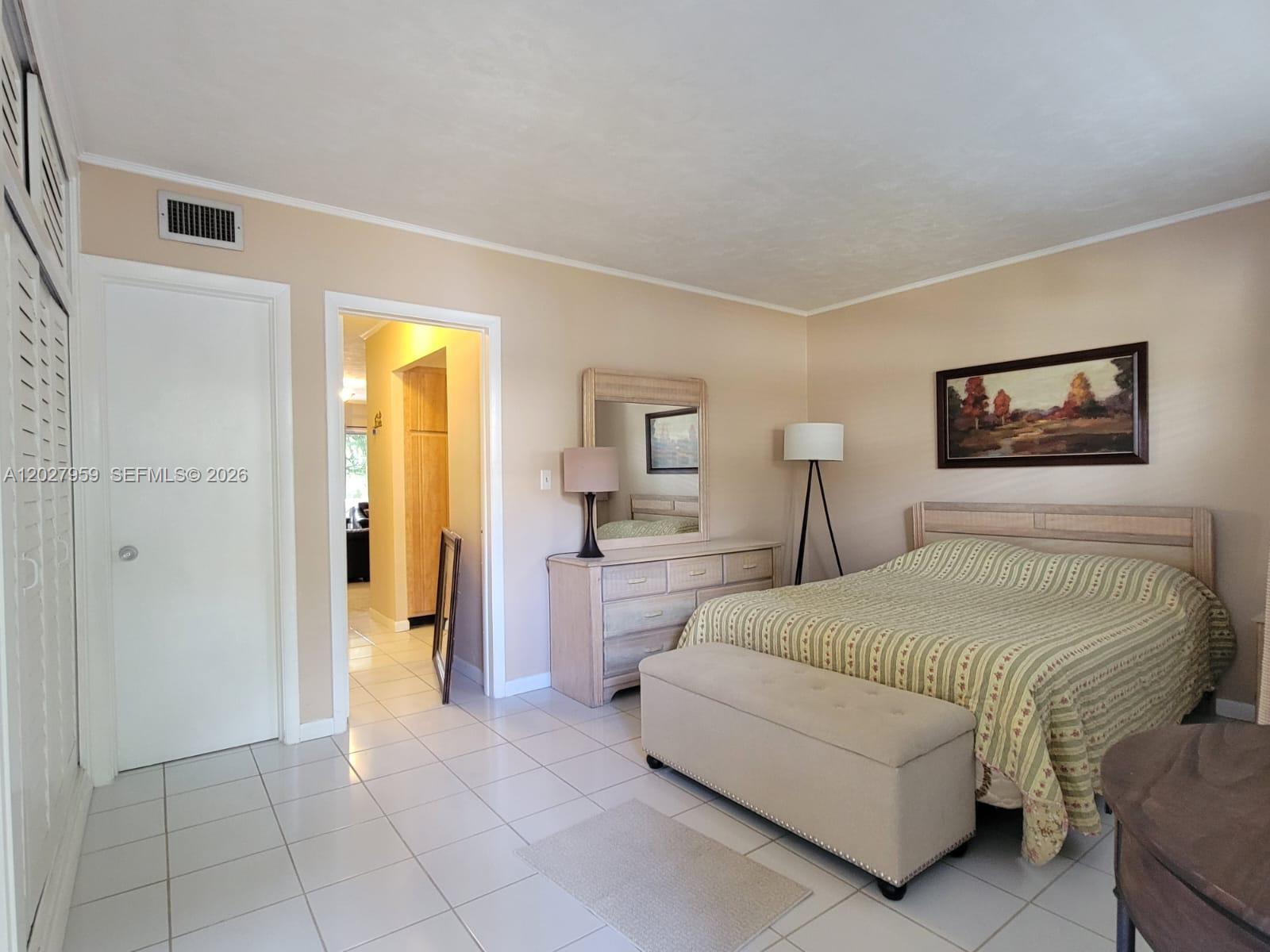 815 Middle River Dr #203, Fort Lauderdale FL 33304
