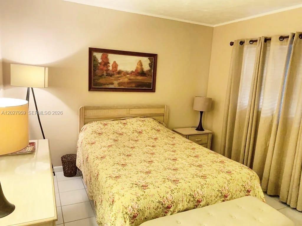 815 Middle River Dr #203, Fort Lauderdale FL 33304