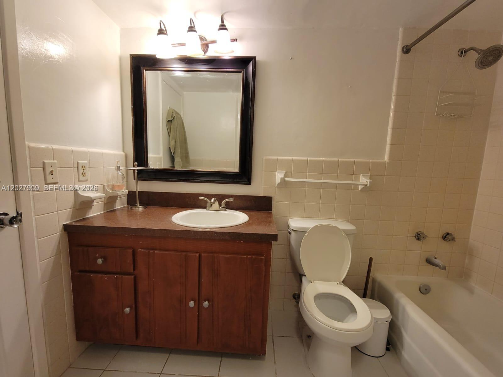 815 Middle River Dr #203, Fort Lauderdale FL 33304