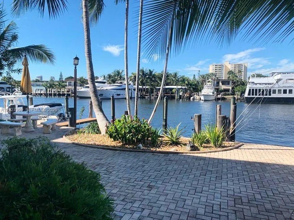 815 Middle River Dr #203, Fort Lauderdale FL 33304