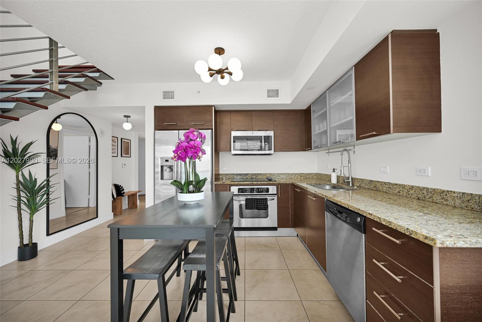 41 SE 5th St #517, Miami FL 33131