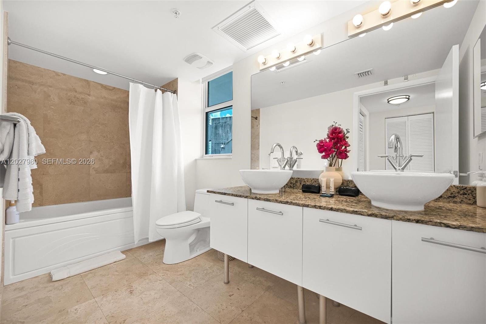 41 SE 5th St #517, Miami FL 33131