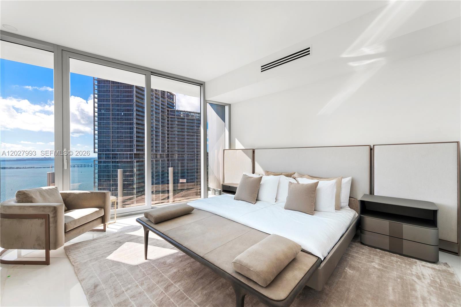 300 Biscayne Boulevard Way #3905W, Miami FL 33131