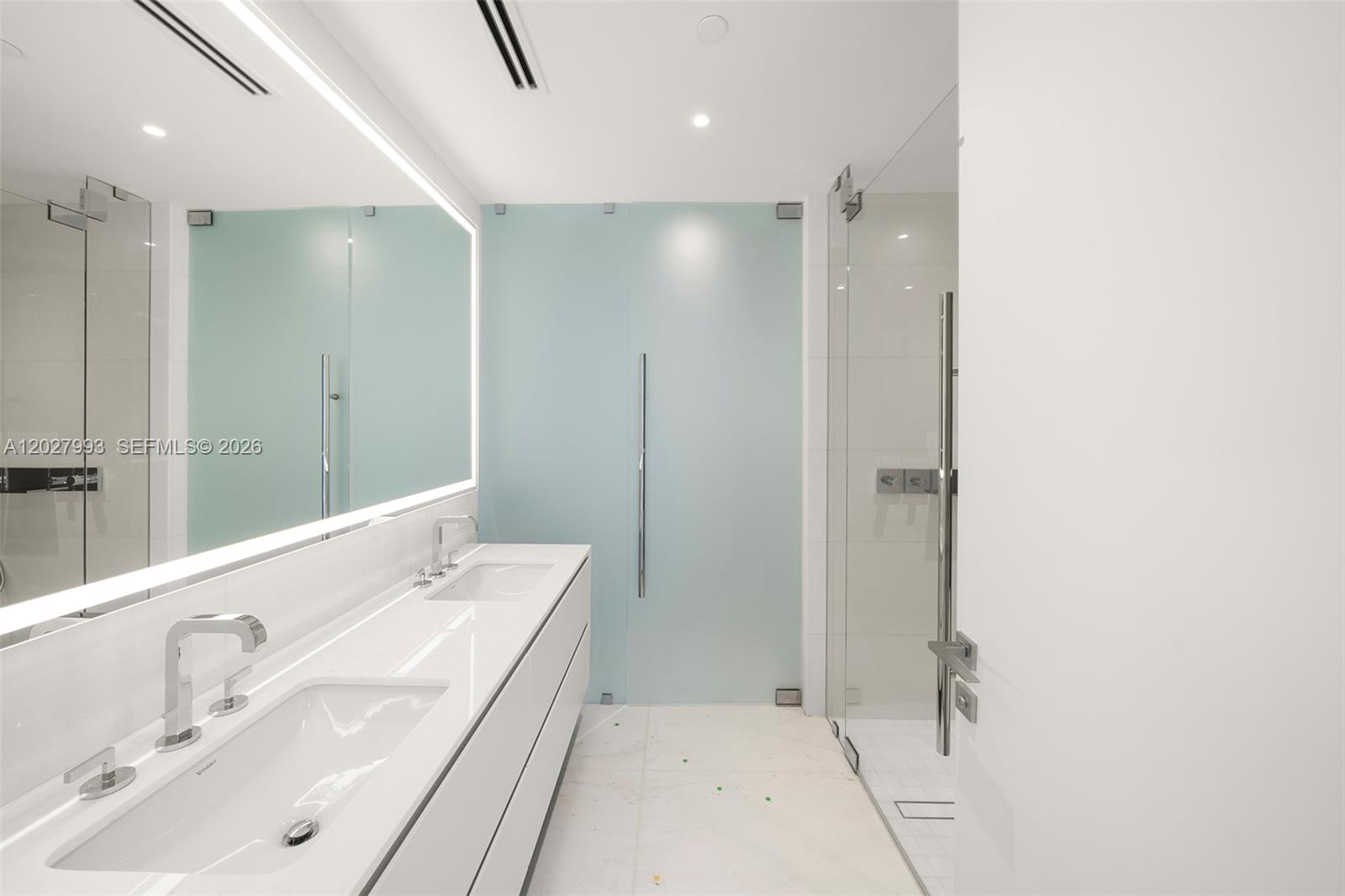 300 Biscayne Boulevard Way #3905W, Miami FL 33131