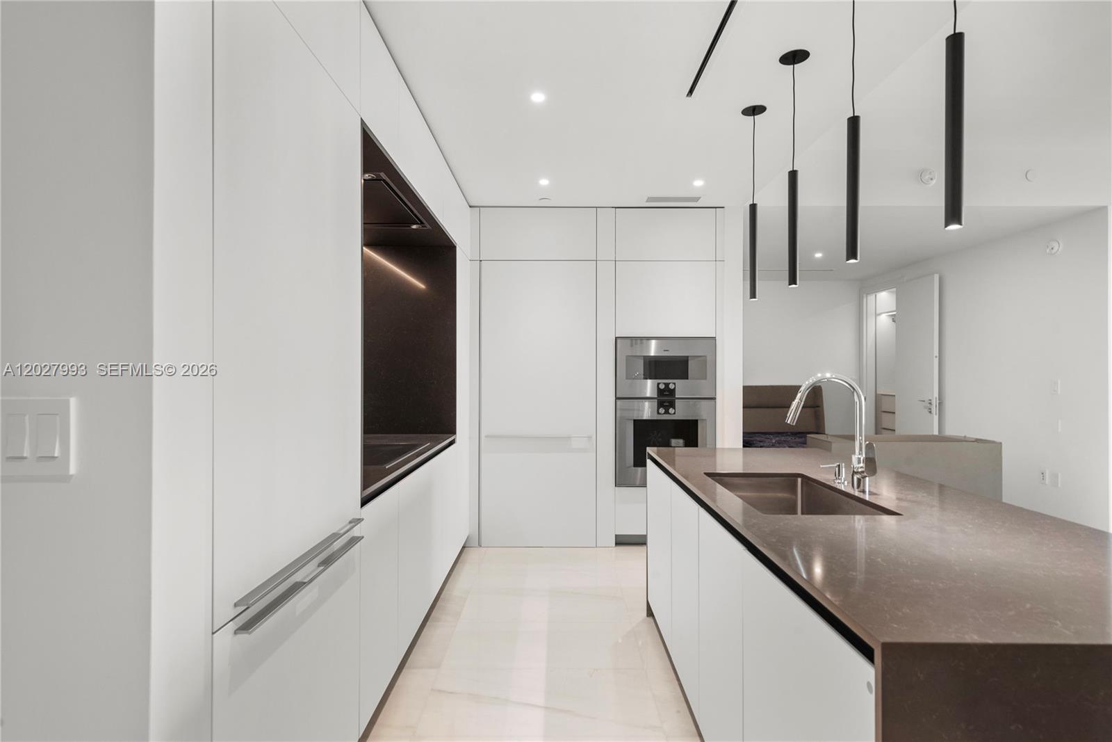 300 Biscayne Boulevard Way #3905W, Miami FL 33131