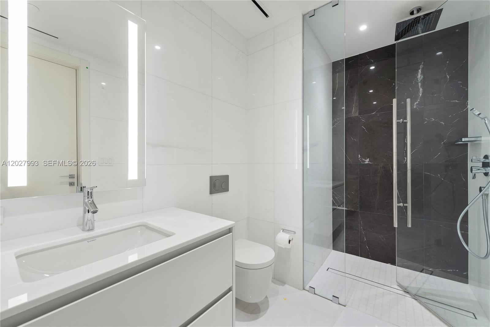 300 Biscayne Boulevard Way #3905W, Miami FL 33131