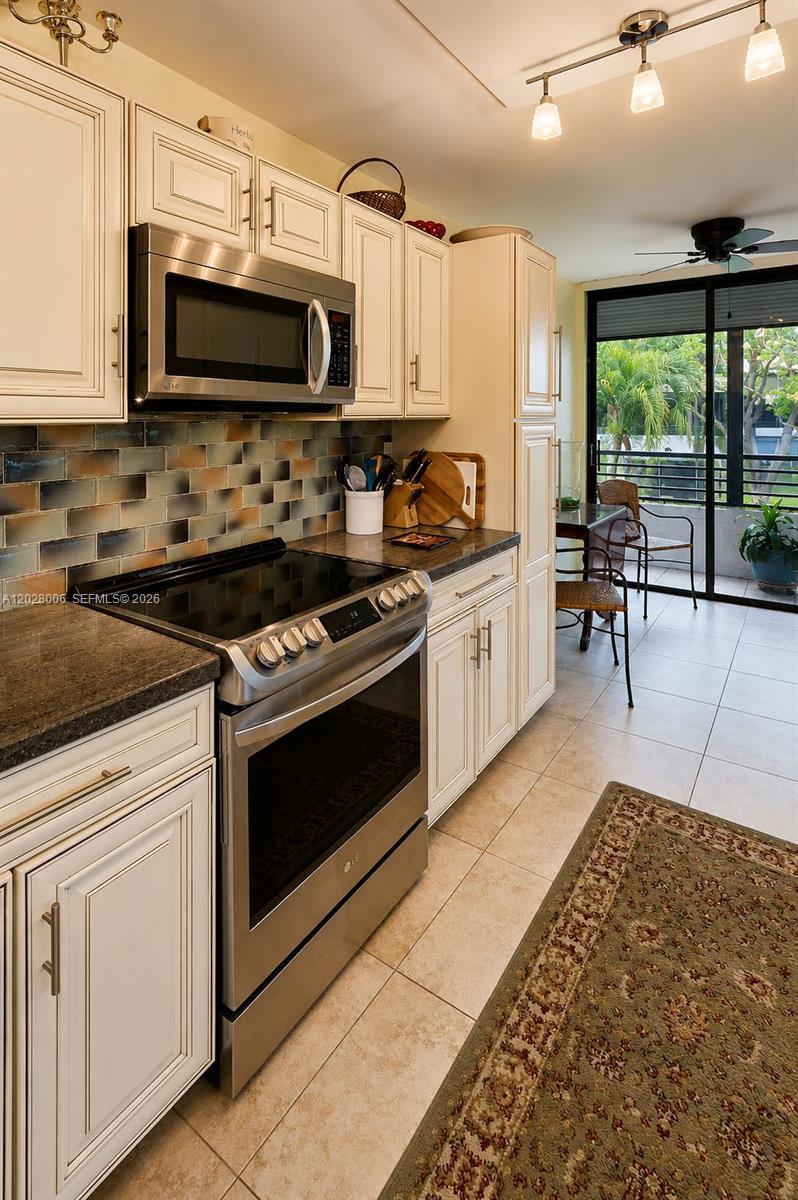 1450 Sheridan St #E 13, Hollywood FL 33020