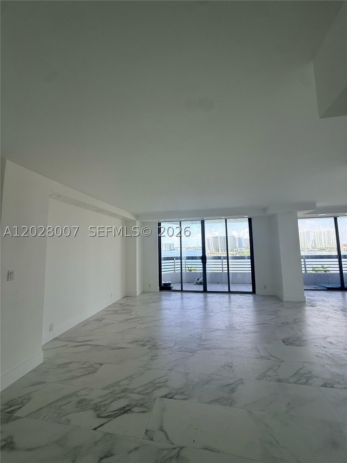 19101 NE 36th Ct #1005, Aventura FL 33180