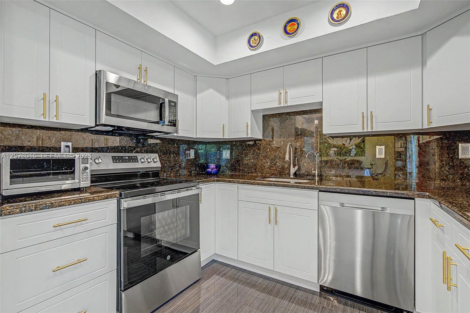 6671 SW 70th Ter #20, South Miami FL 33143