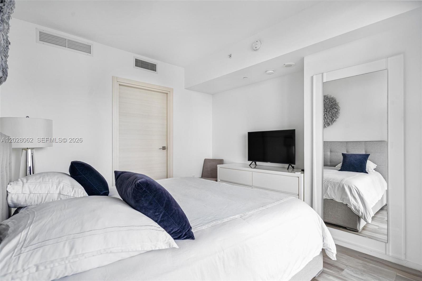 801 S Miami Ave #4302, Miami FL 33130