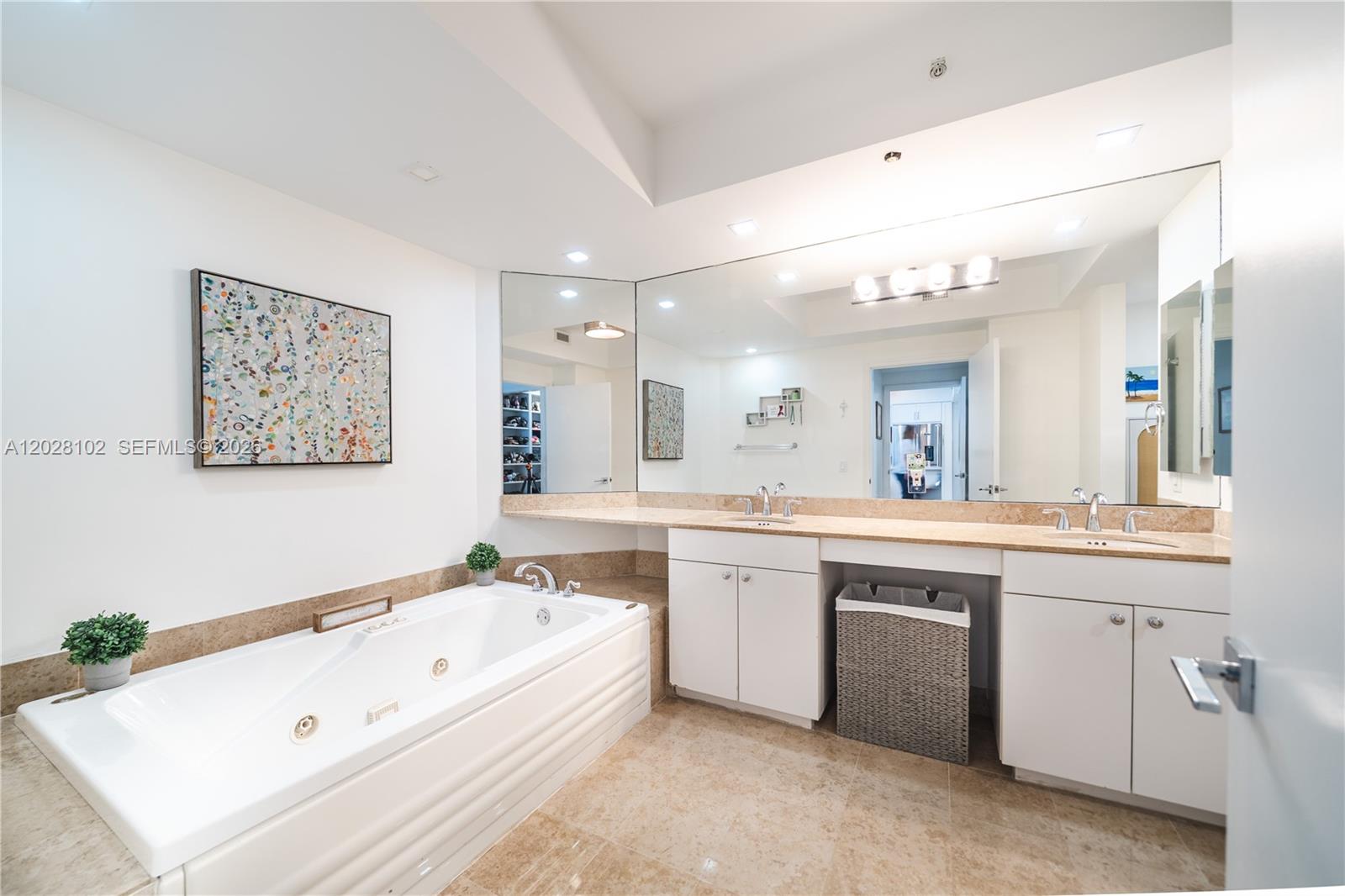 4779 Collins Ave #3504, Miami Beach FL 33140