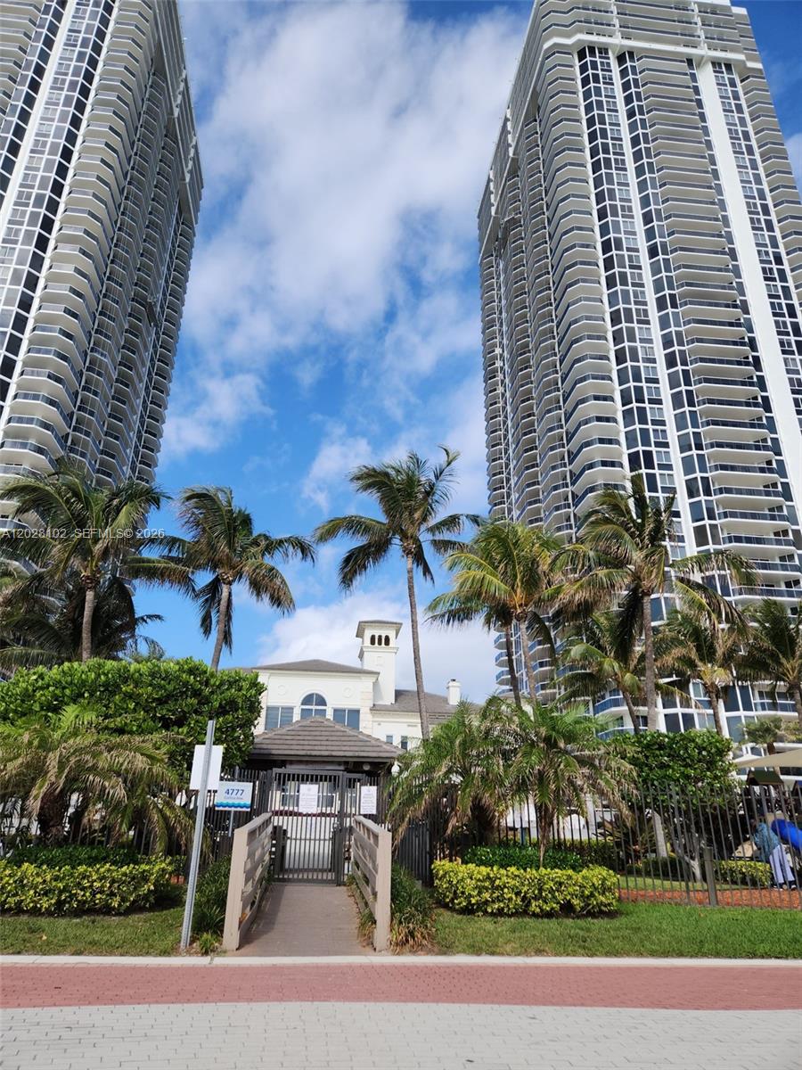 4779 Collins Ave #3504, Miami Beach FL 33140