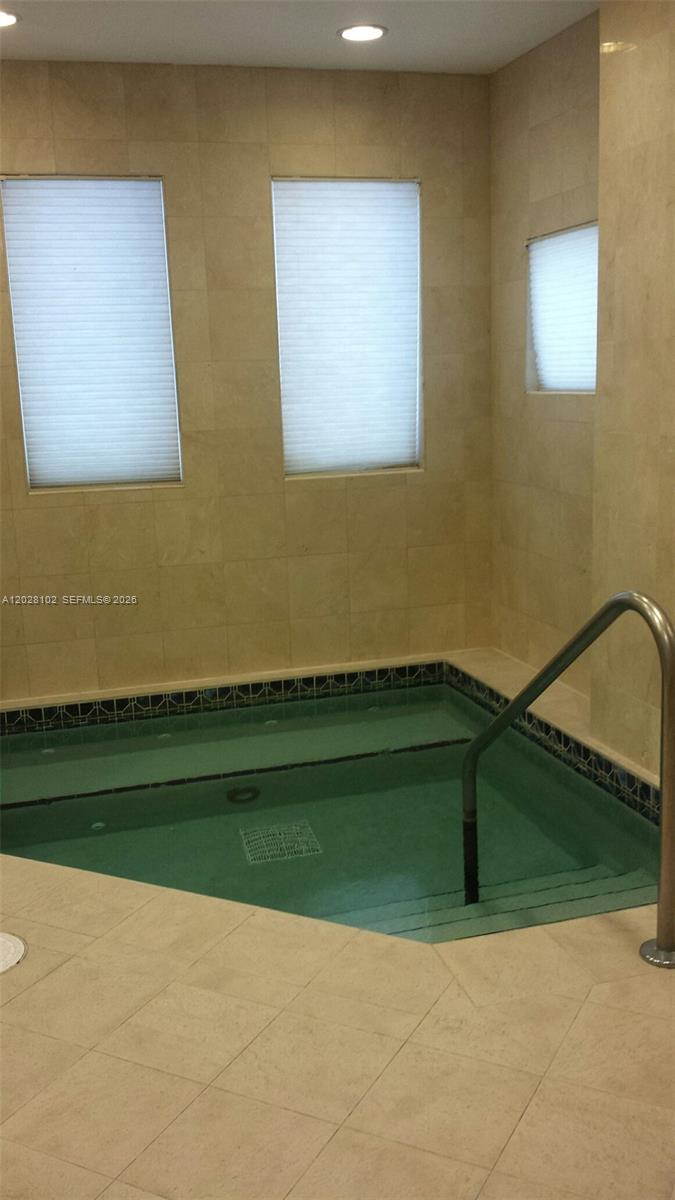 4779 Collins Ave #3504, Miami Beach FL 33140