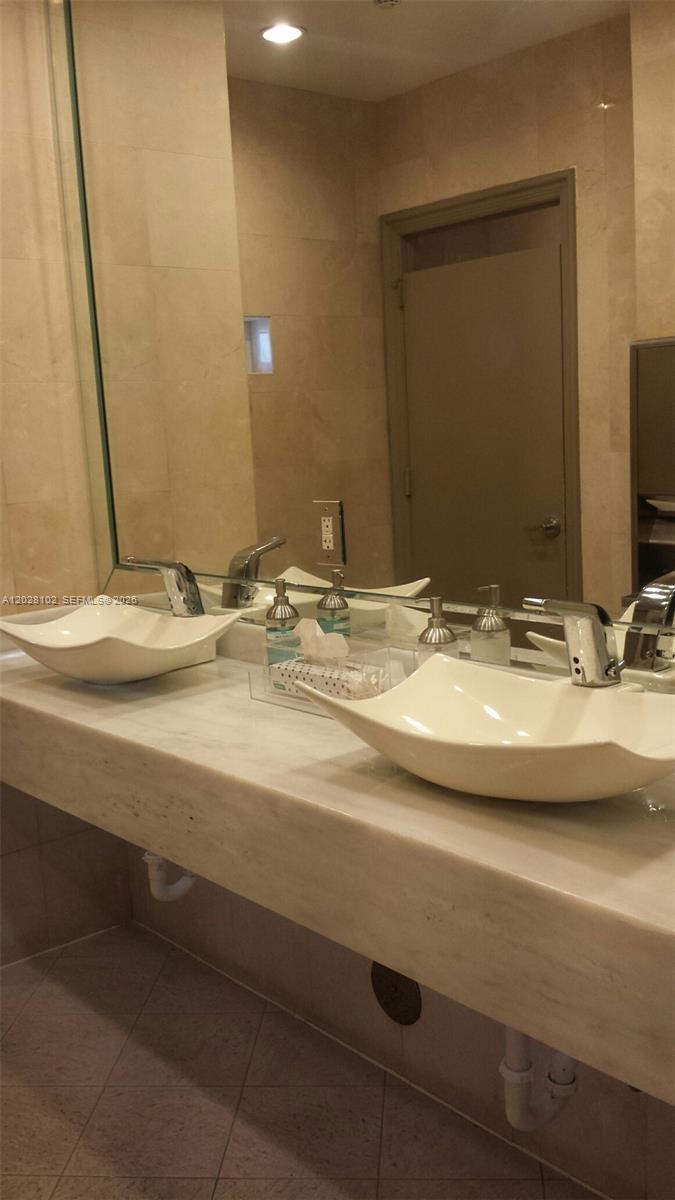 4779 Collins Ave #3504, Miami Beach FL 33140