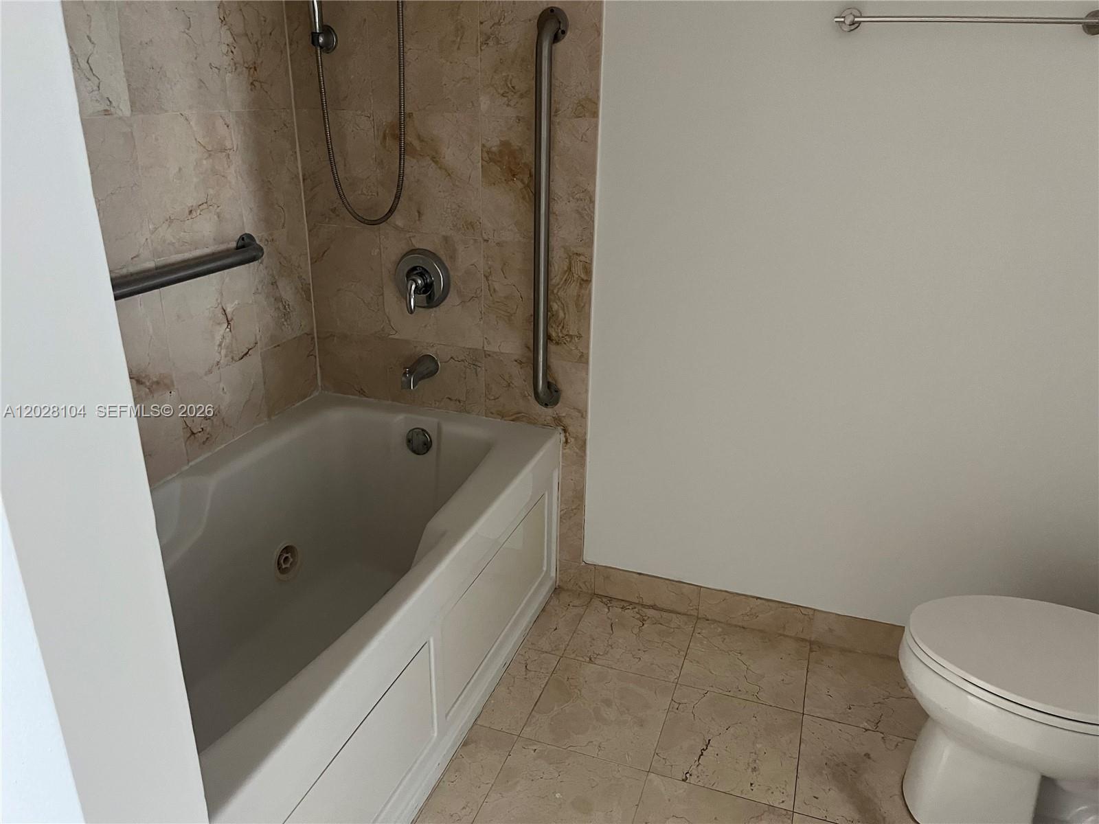 1800 N Bayshore Dr #915, Miami FL 33132