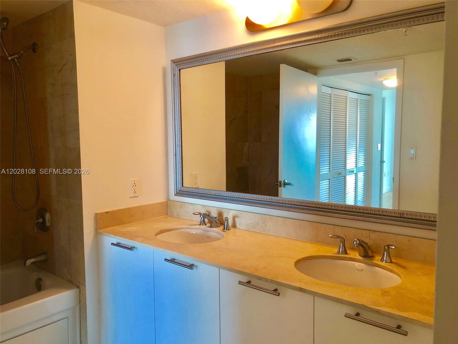 1800 N BAYSHORE DR #1605, Miami FL 33132