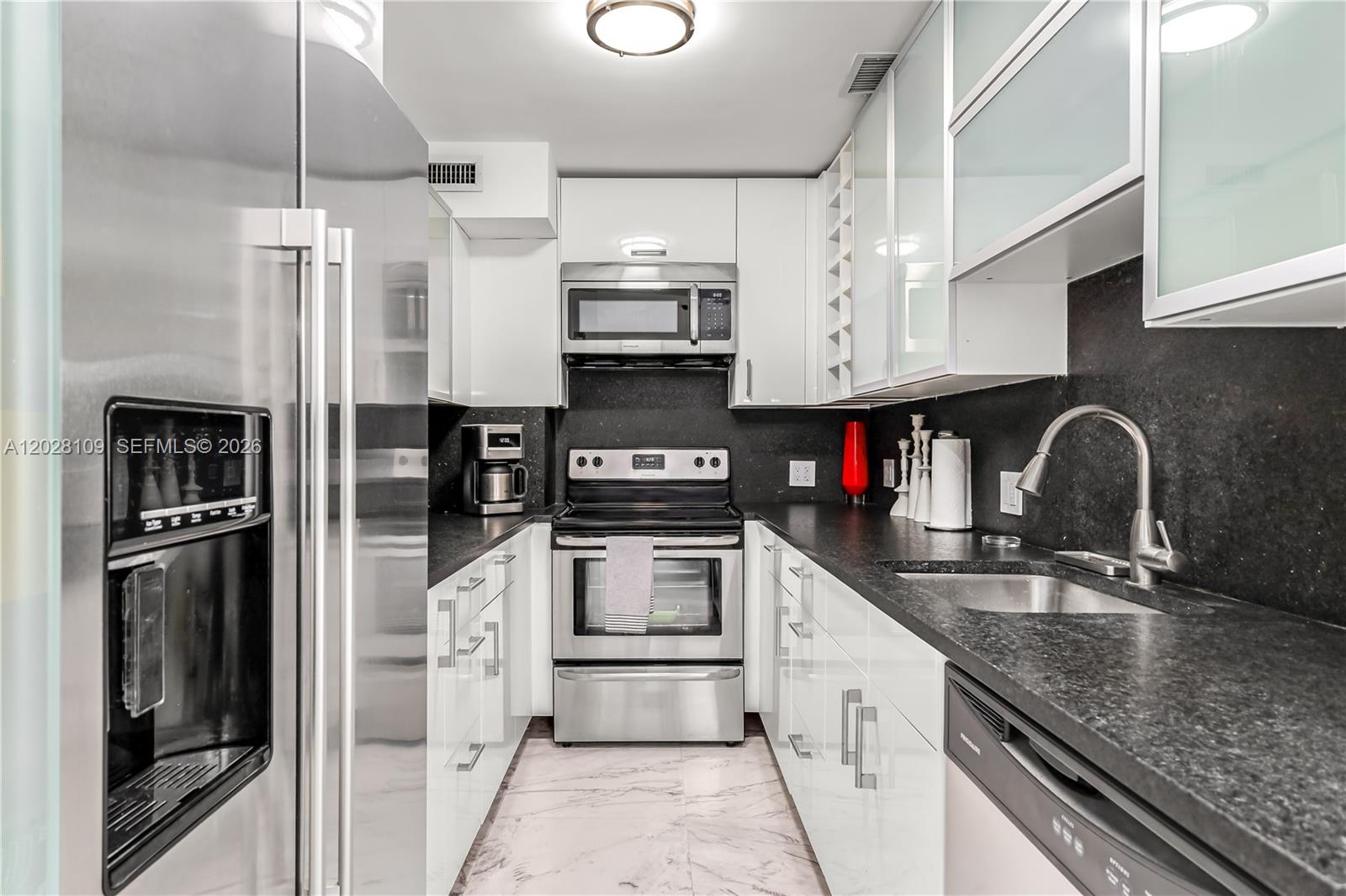3 Island Ave #11B, Miami Beach FL 33139