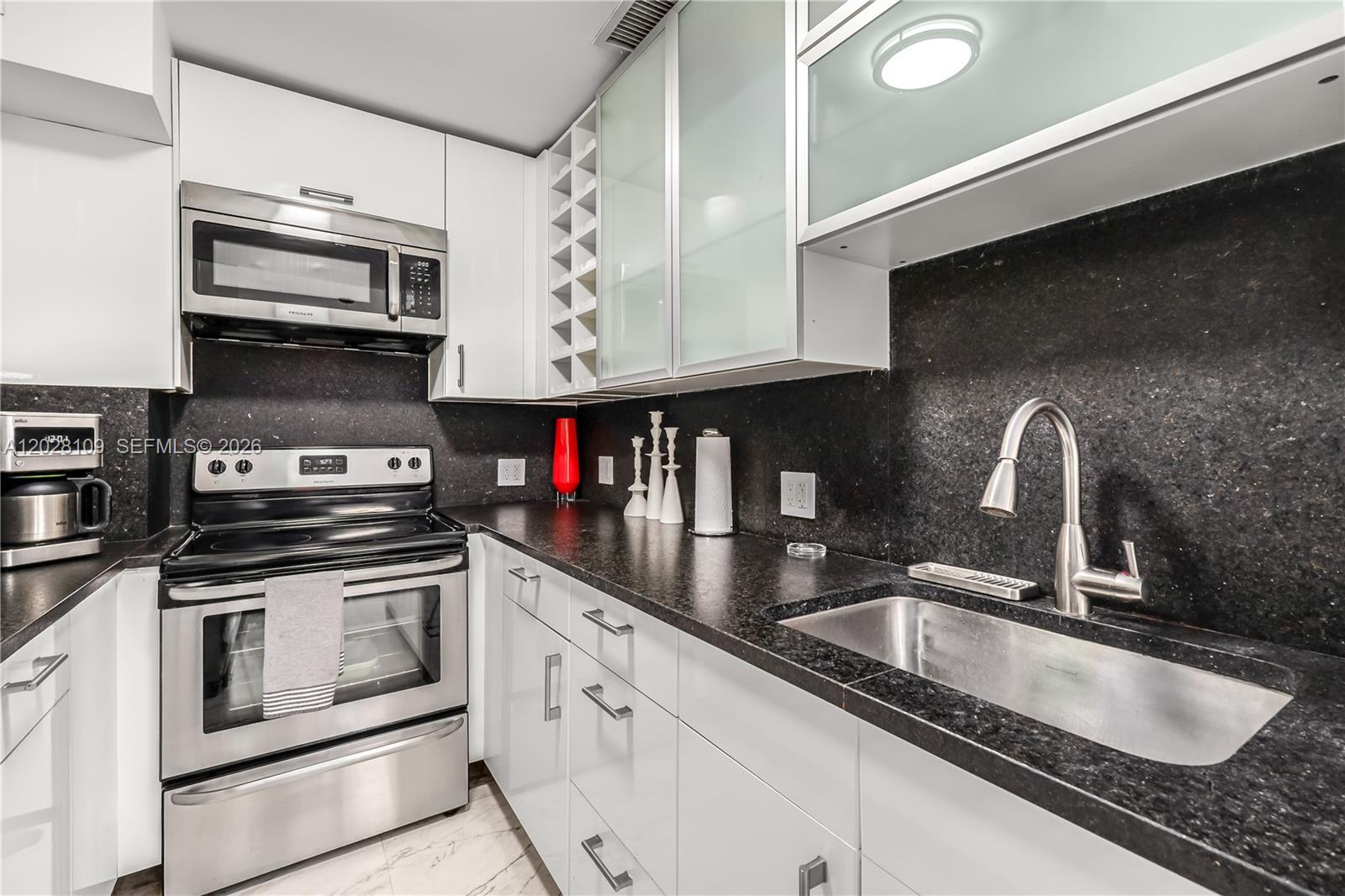 3 Island Ave #11B, Miami Beach FL 33139