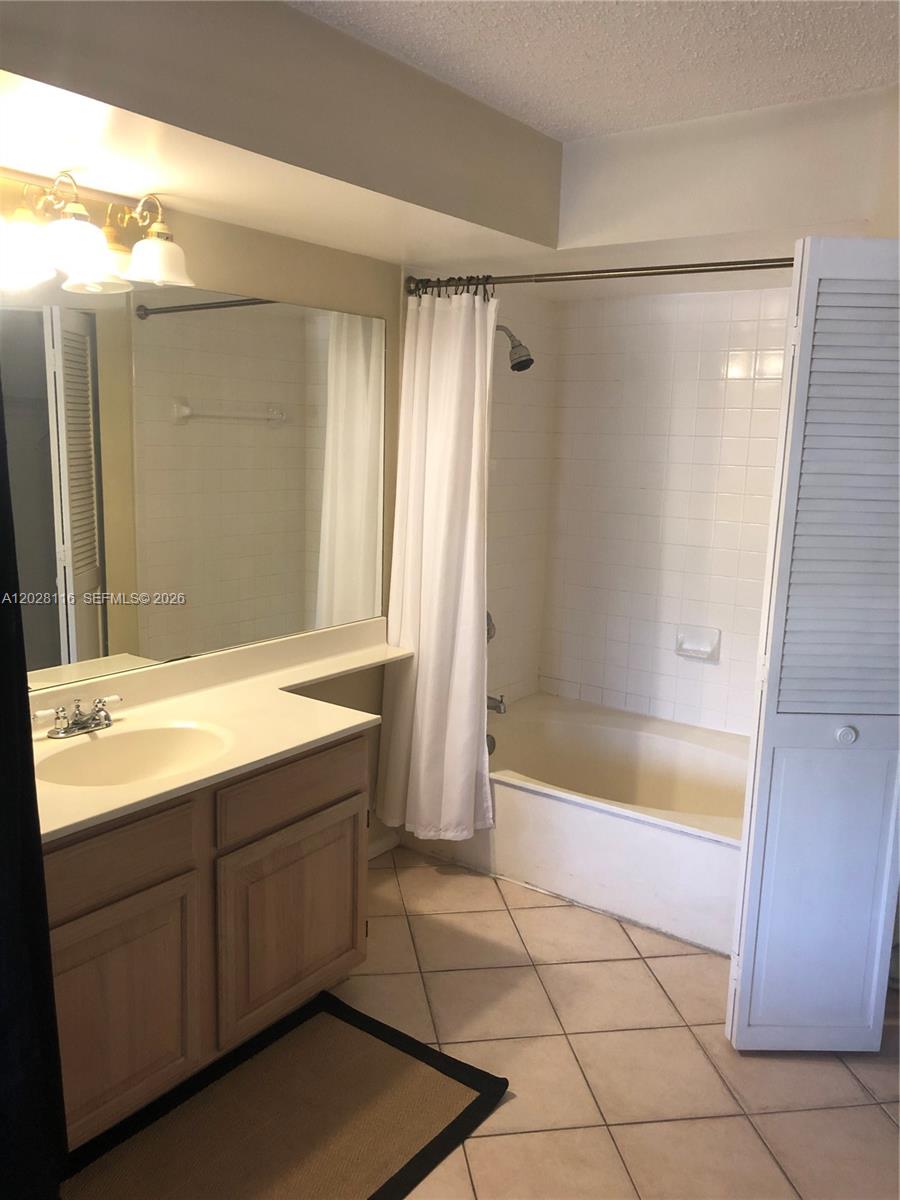1280 S Alhambra Cir #2201, Coral Gables FL 33146