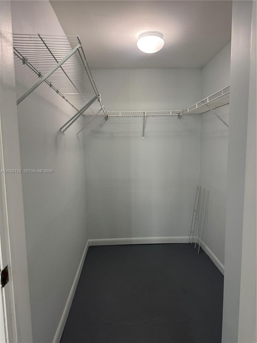 253 NE 2nd St #621, Miami FL 33132