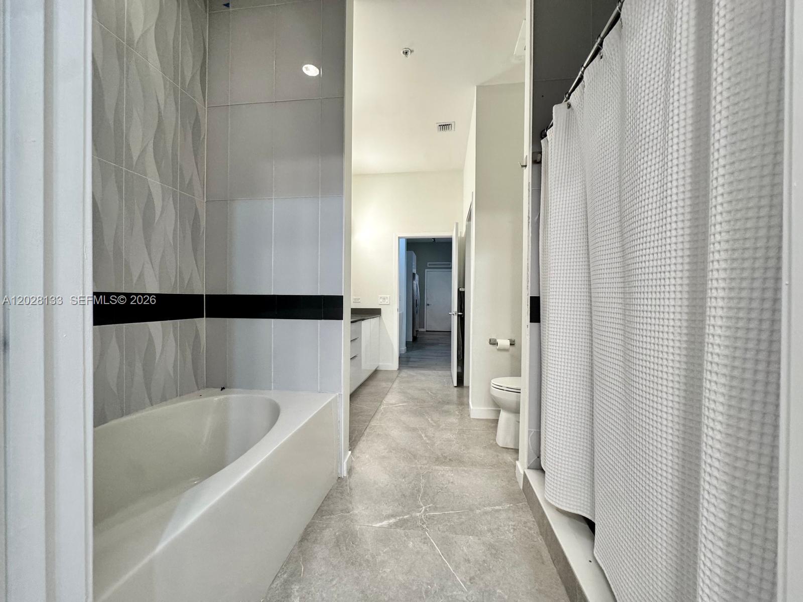 999 SW 1st Ave #1115, Miami FL 33130