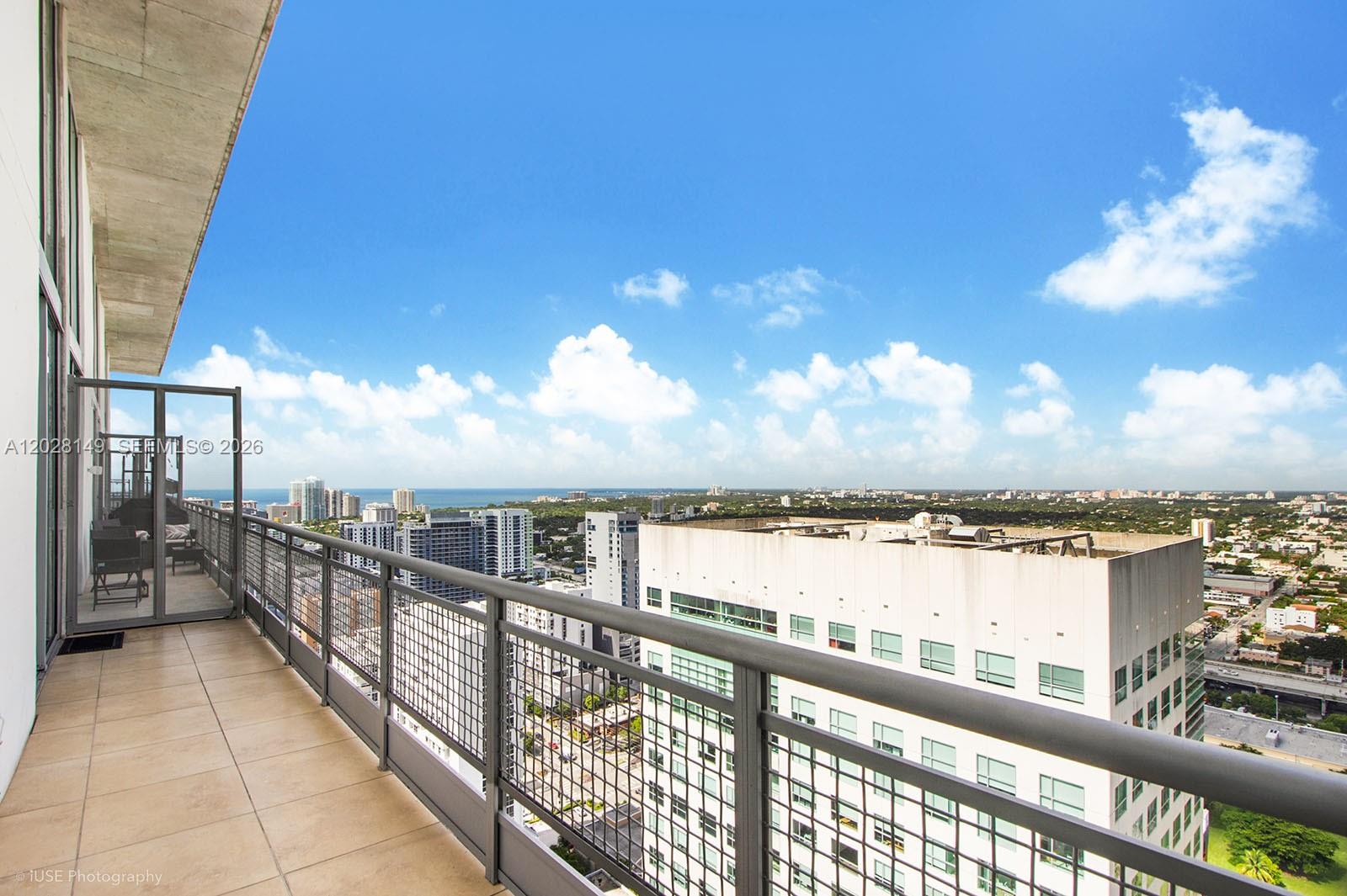 690 SW 1st Ct #PHII24, Miami FL 33130