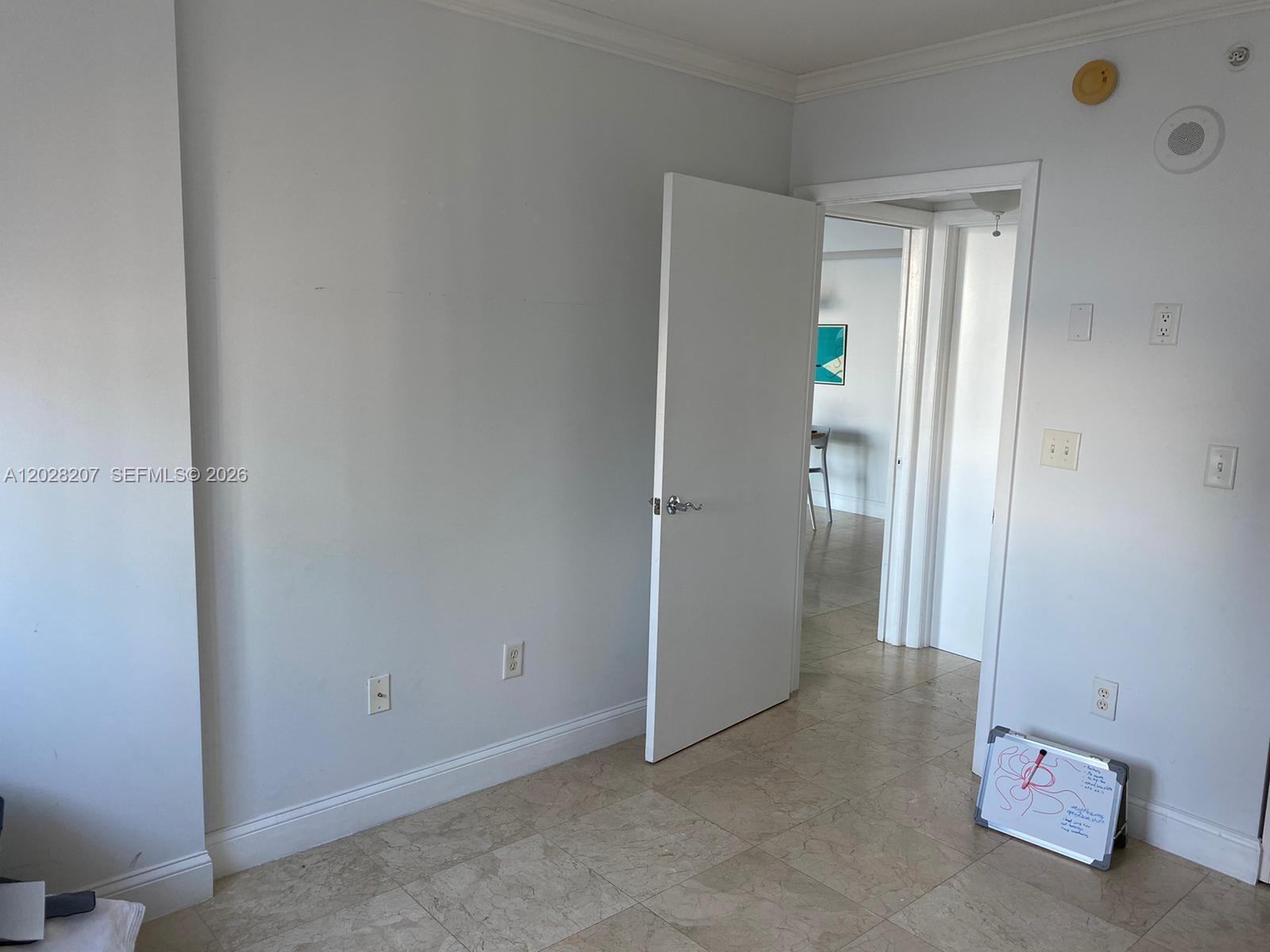 31 SE 5th St #2308, Miami FL 33131