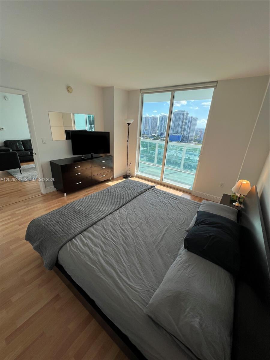 1800 N Bayshore Dr #2310, Miami FL 33132