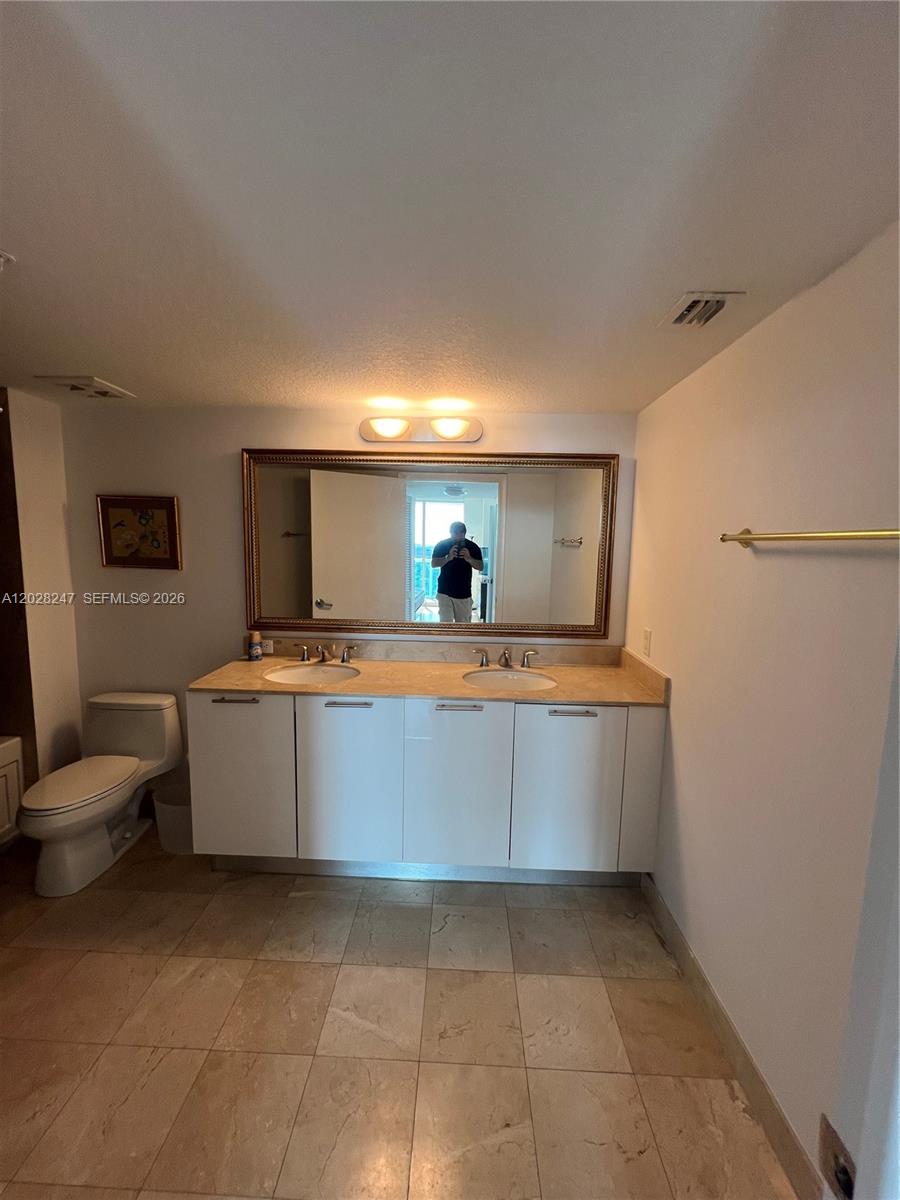 1800 N Bayshore Dr #2310, Miami FL 33132