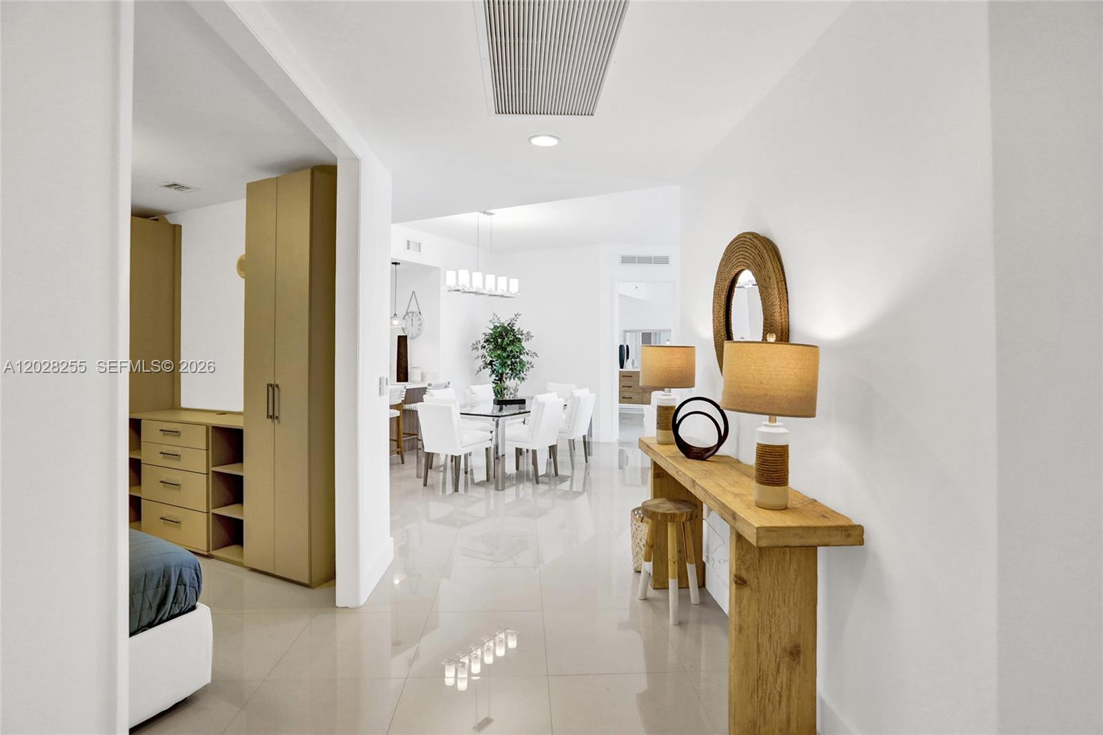 15901 Collins Ave #2807, Sunny Isles Beach FL 33160