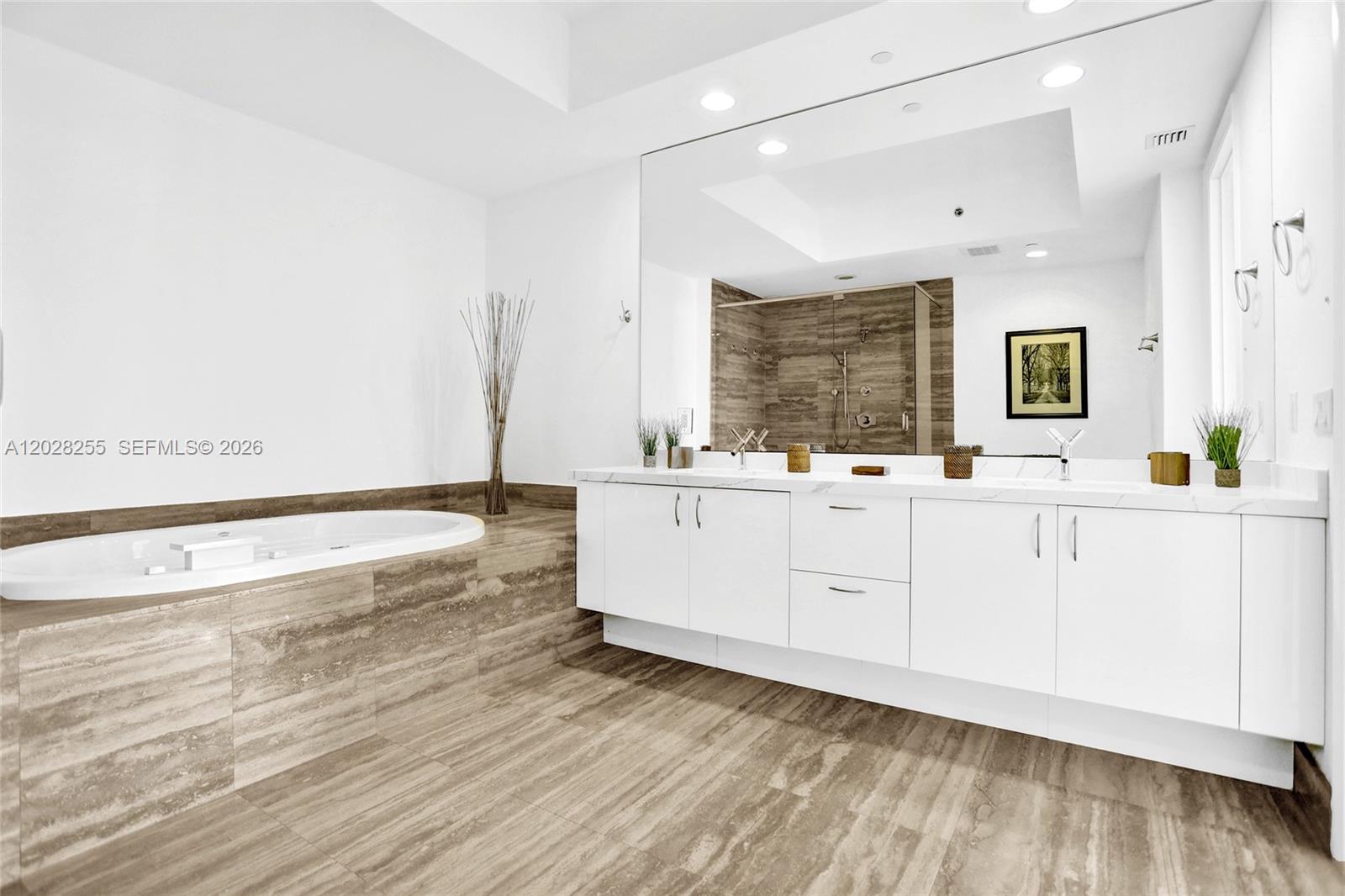 15901 Collins Ave #2807, Sunny Isles Beach FL 33160